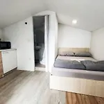 Apartment Sandy For 2 Near City Centre