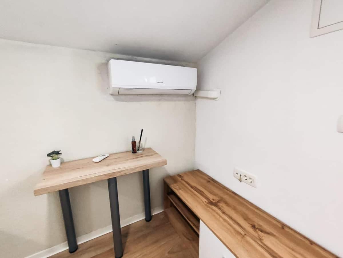 Apartment Sandy For 2 Near Centre