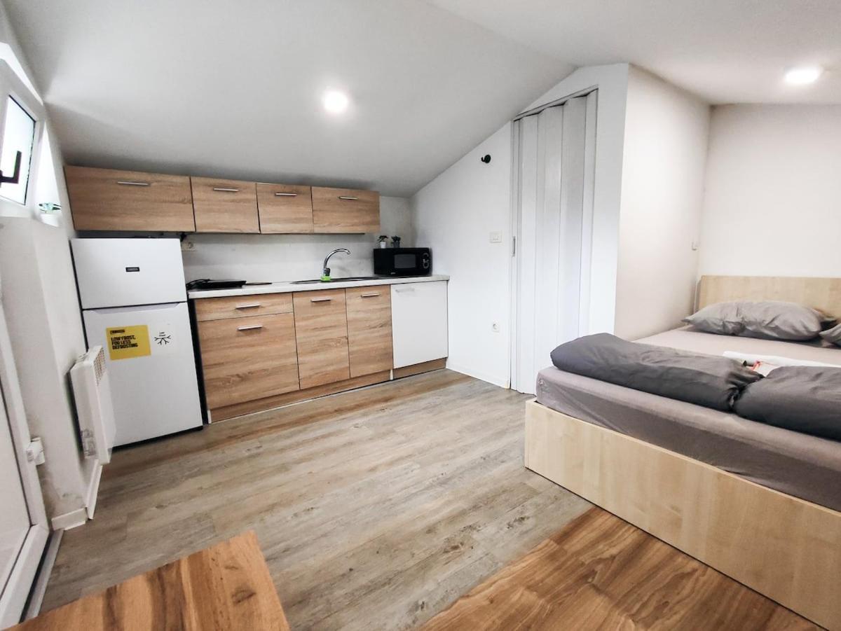 Apartment Sandy For 2 Near Centre
